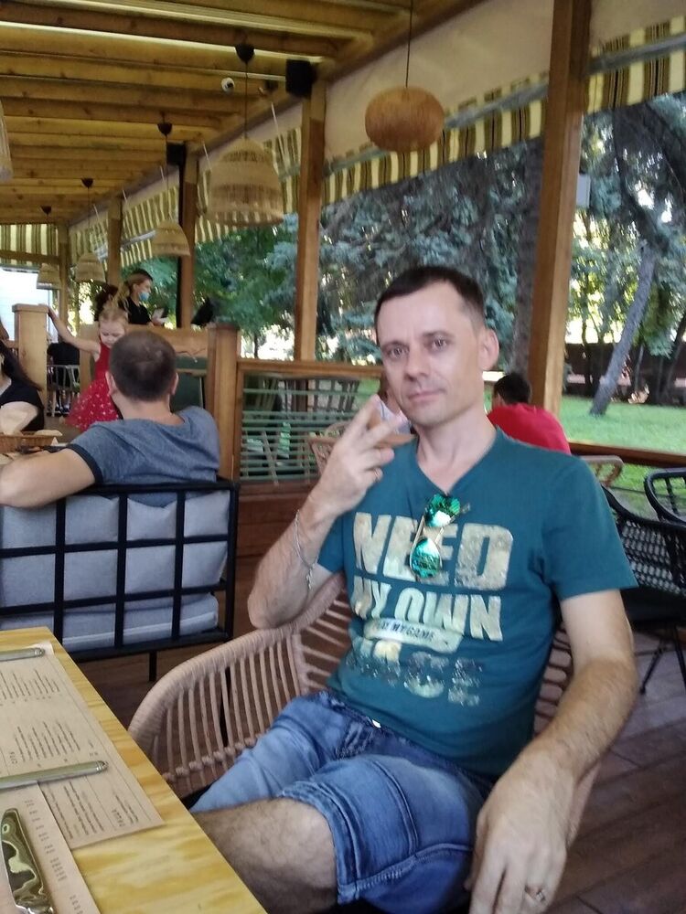  21193642  Andrey, 43 ,    