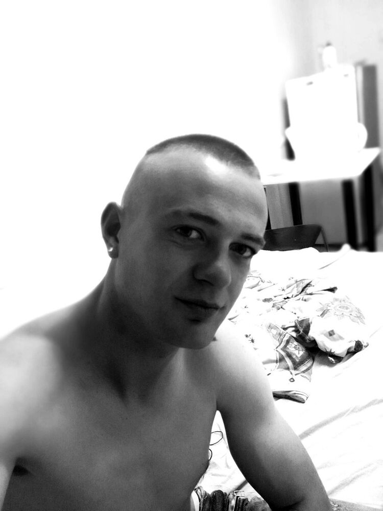  19565702  Vanja, 30 ,    -