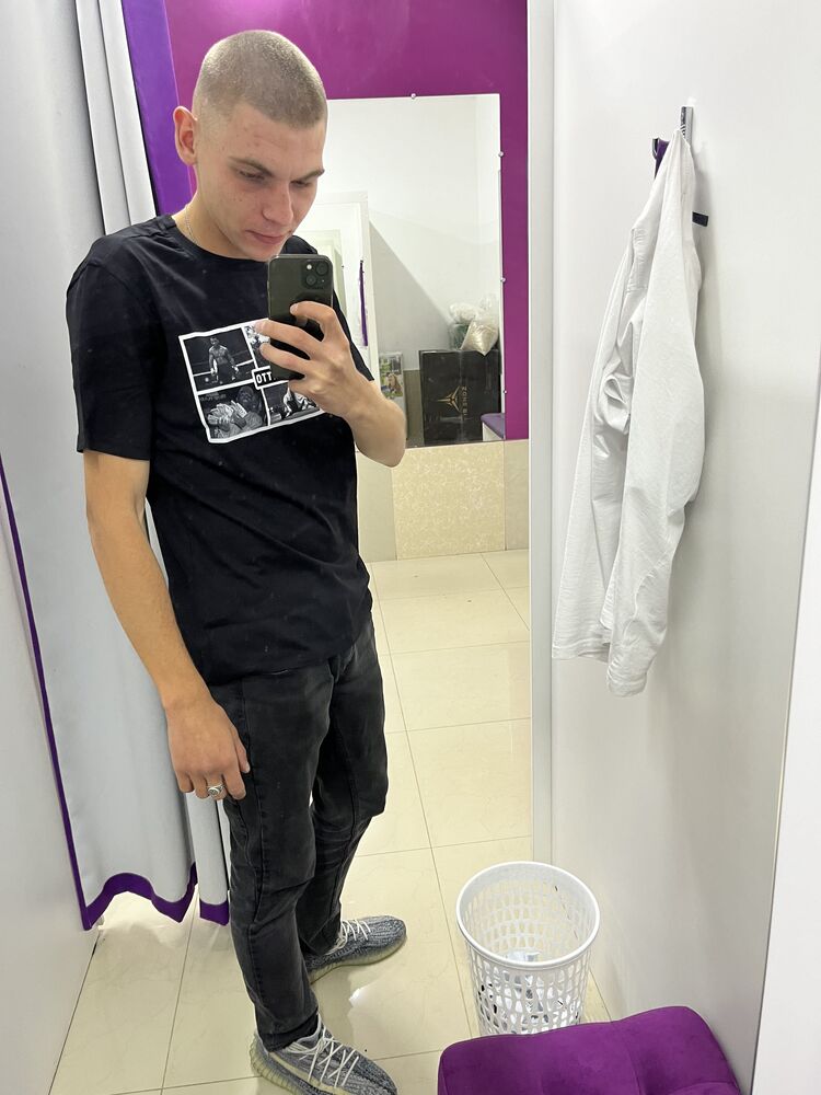 ,   Artem, 25 ,   ,   