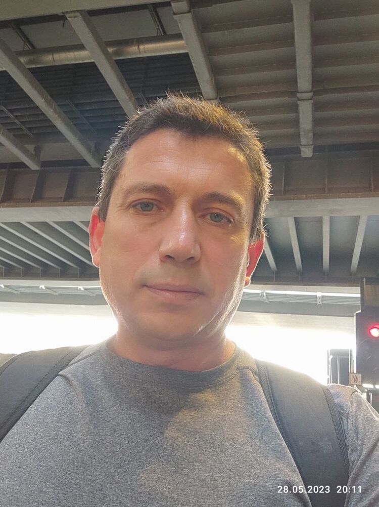  38563222  Alexandru, 50 ,    
