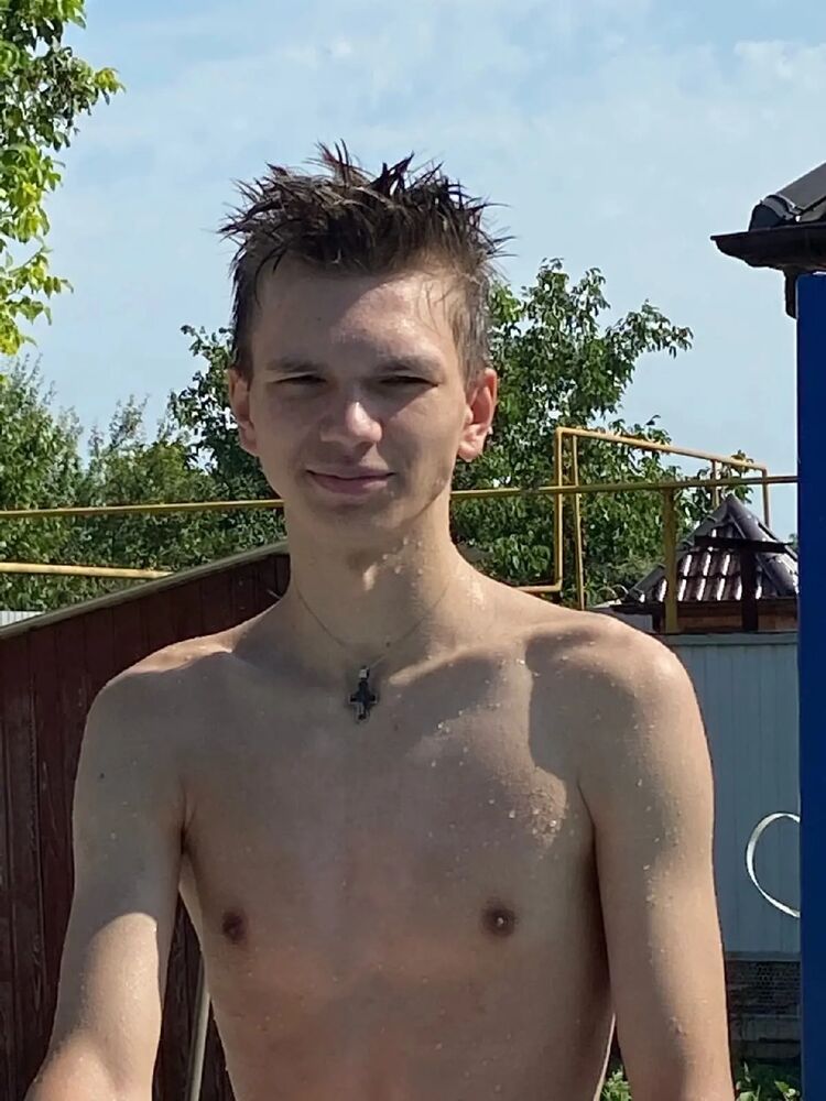  46098122  Dima, 20 ,    