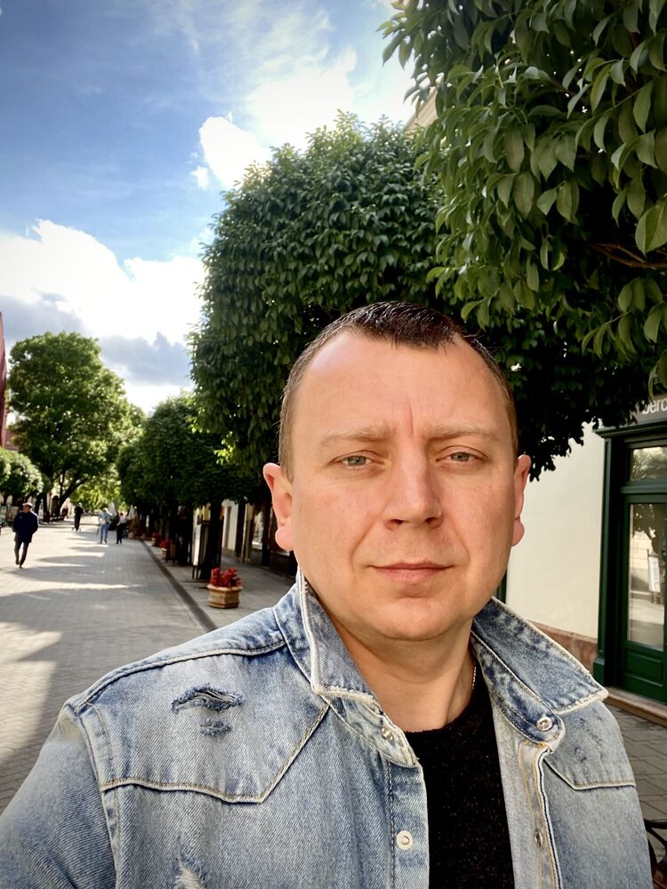  ,   Serhii, 40 ,   ,   , c 