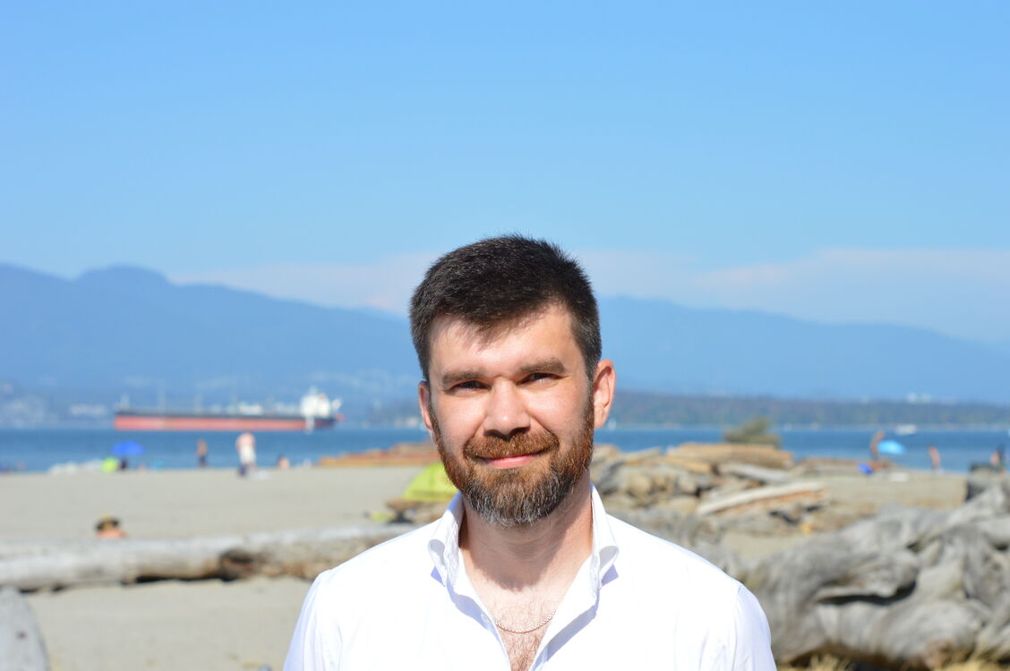  44647282  Gleb, 42 ,    Vancouver