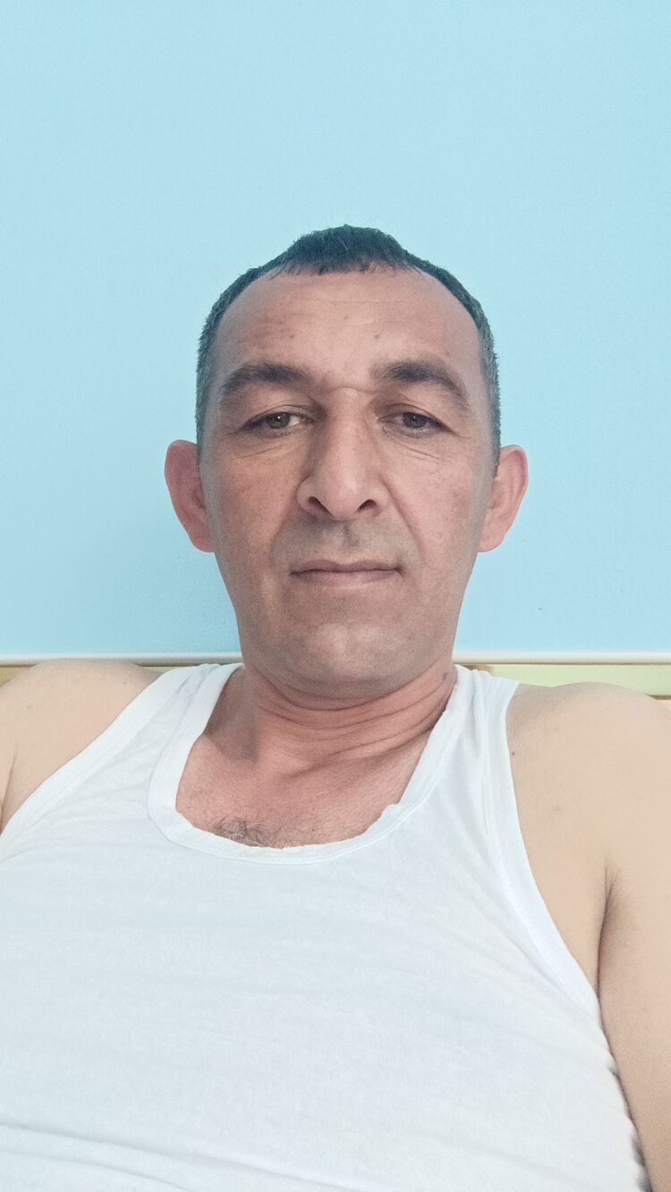  43160582  Kamil, 44 ,    