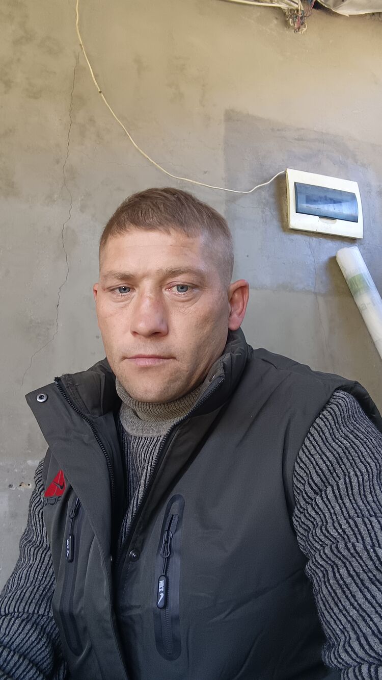  ,   Anton, 42 ,   ,   , c 