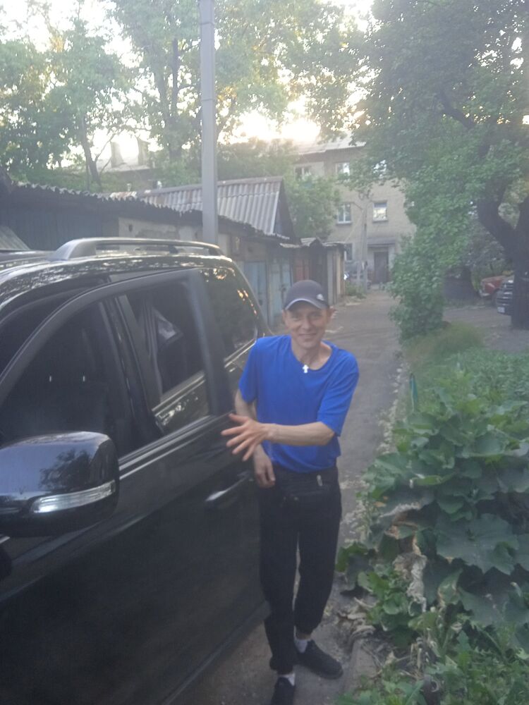  45461082  Denis, 40 ,    