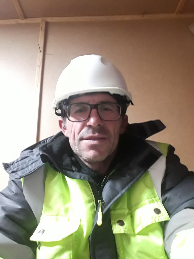 30487282  Mustafa, 41 ,    