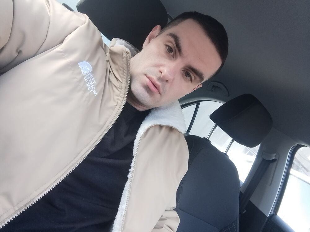  31507202  Artem, 30 ,    