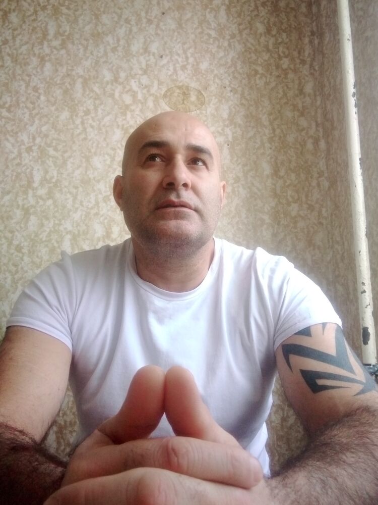  40527542  Farhod, 44 ,    