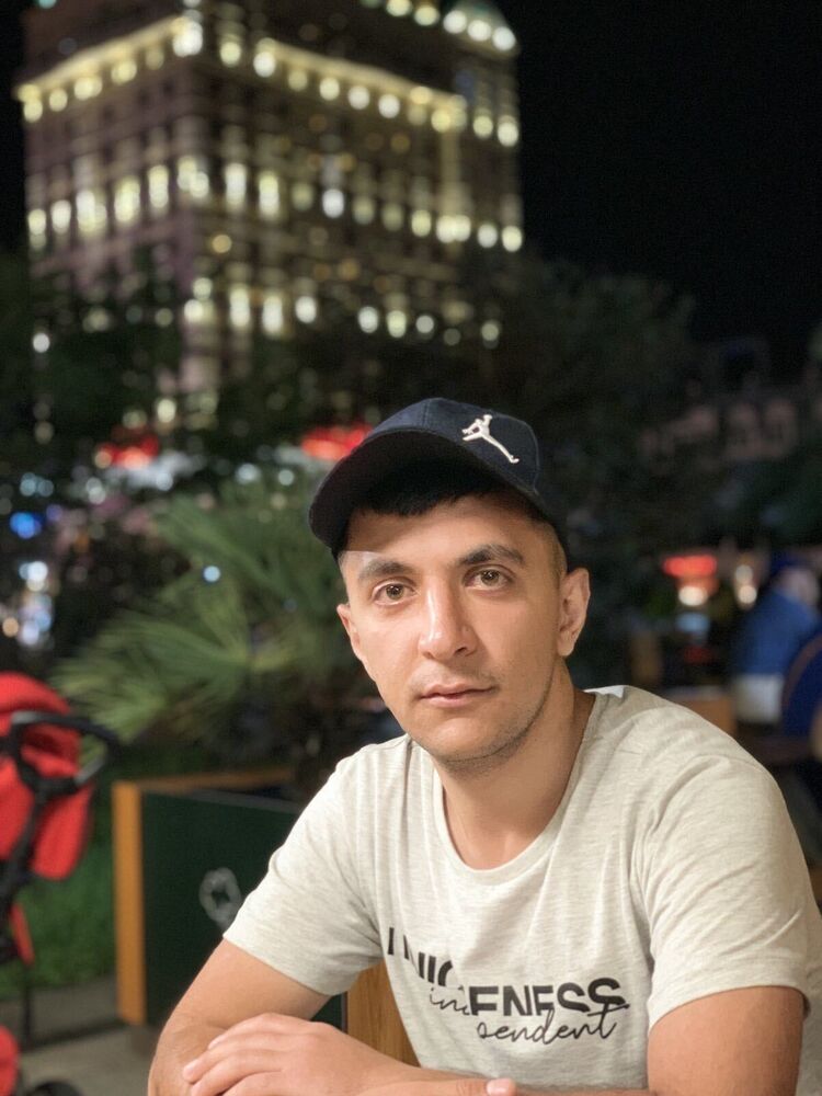  ,   Artur, 27 ,   ,   