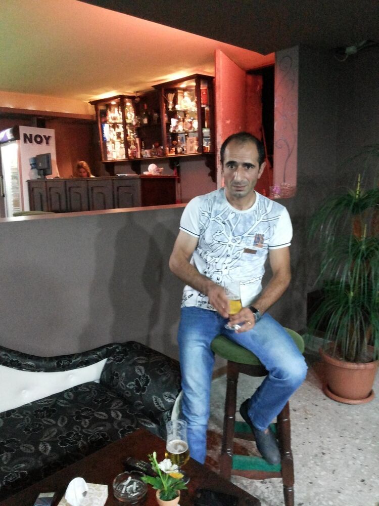  ,   Artur, 43 ,   ,   , c 