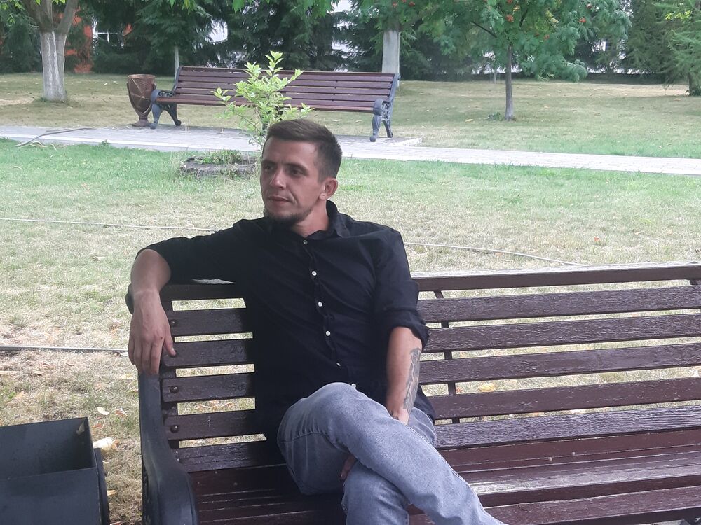  ,   Evgen, 33 ,   ,   
