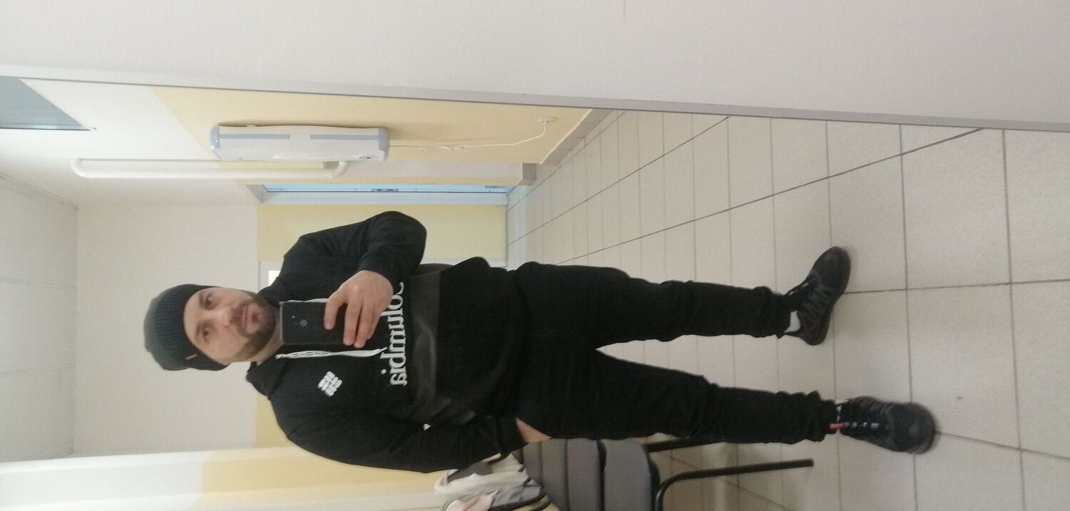  30682252  , 37 ,    