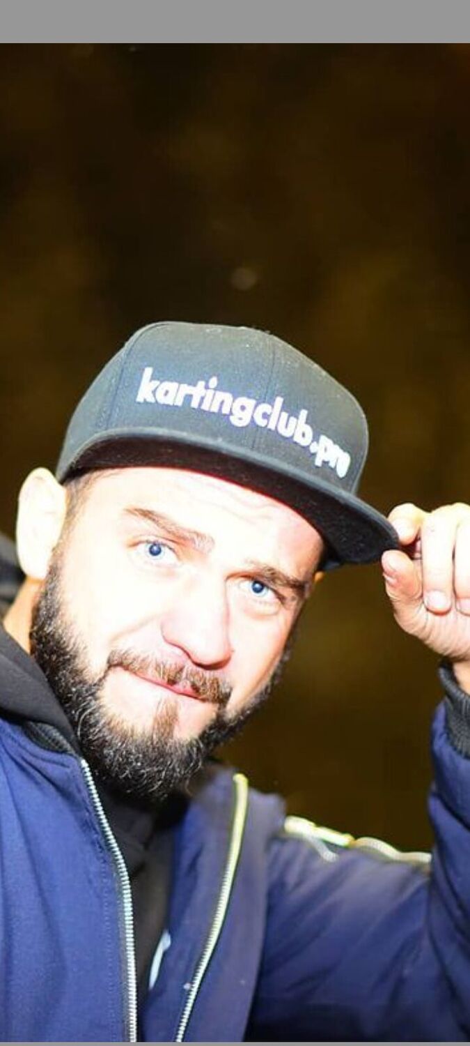  22768122  BruceMove, 34 ,    