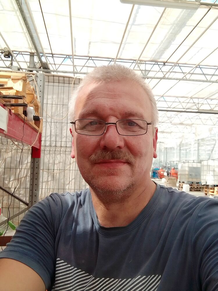  34090412  Vladimir, 52 ,    