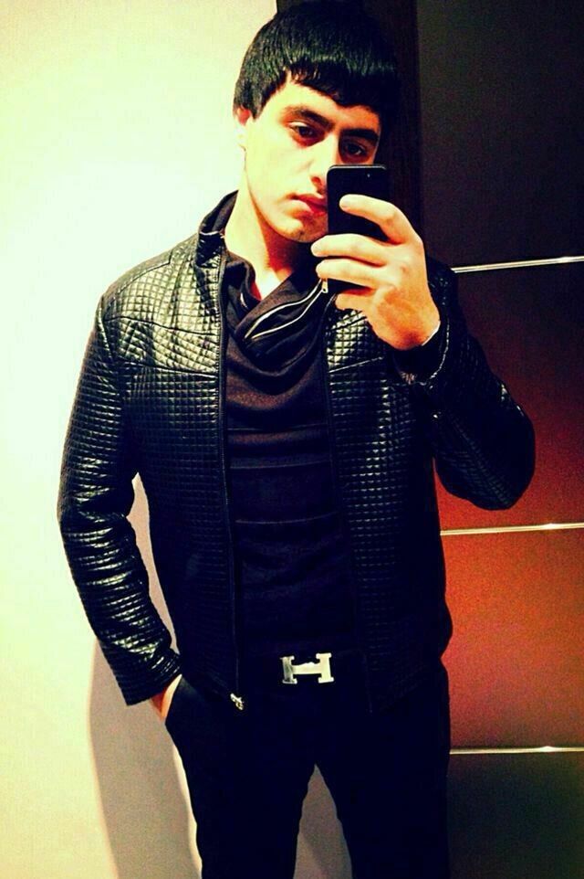  ,   Artur, 32 ,   ,   , c 