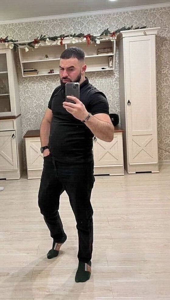  48201802  Burak, 29 ,    --
