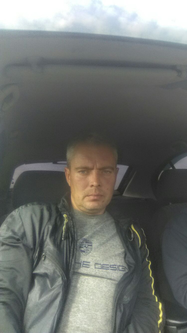  24108632  Vladimir, 47 ,    
