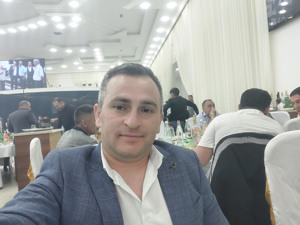  44045532  Rovshen, 40 ,    