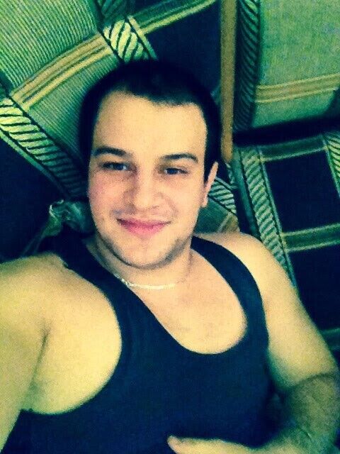  ,   Leo, 32 ,     , c 