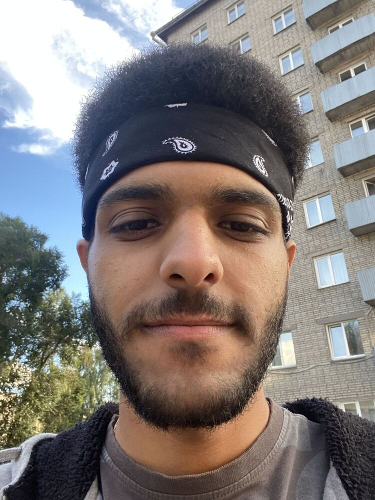  28985222  Emanuel, 24 ,    