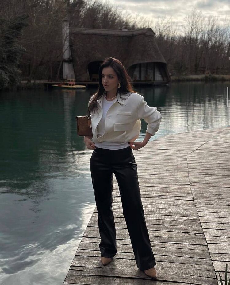  44630742  , 24 ,    -