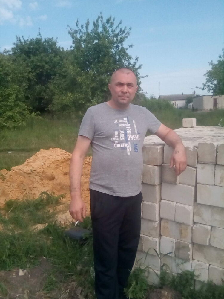  53850502  Eduard, 44 ,    