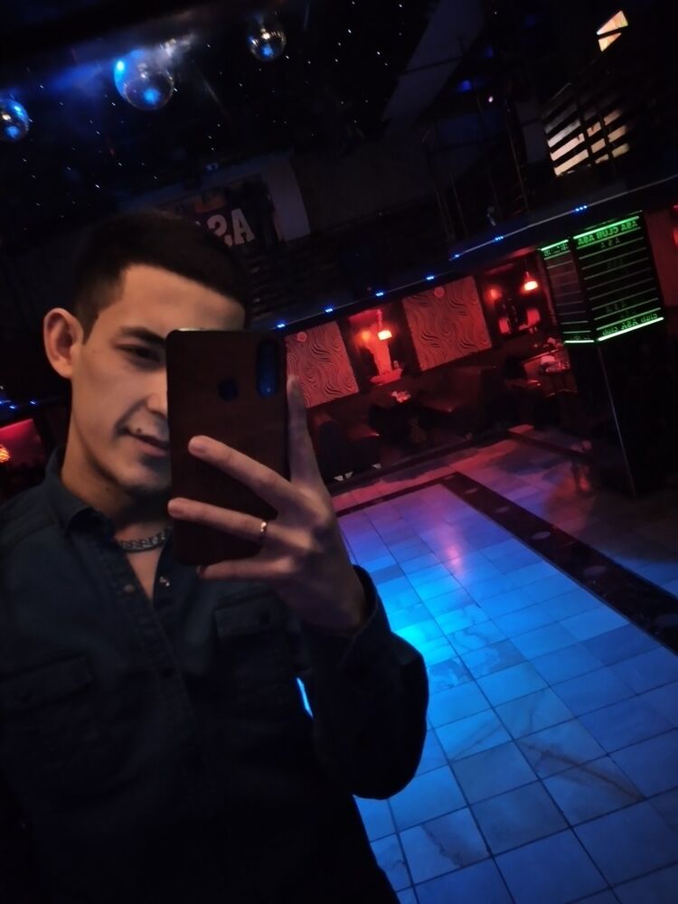  ,   Jony, 27 ,   ,   , c 