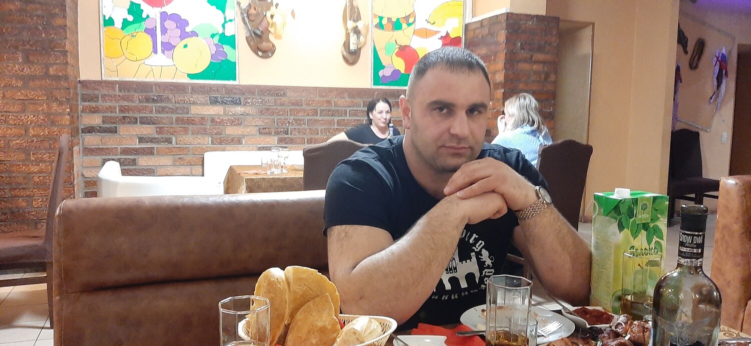  33330492  Zaven, 38 ,    