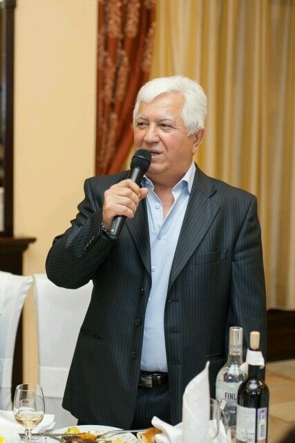  8220262  Revaz, 70 ,    --