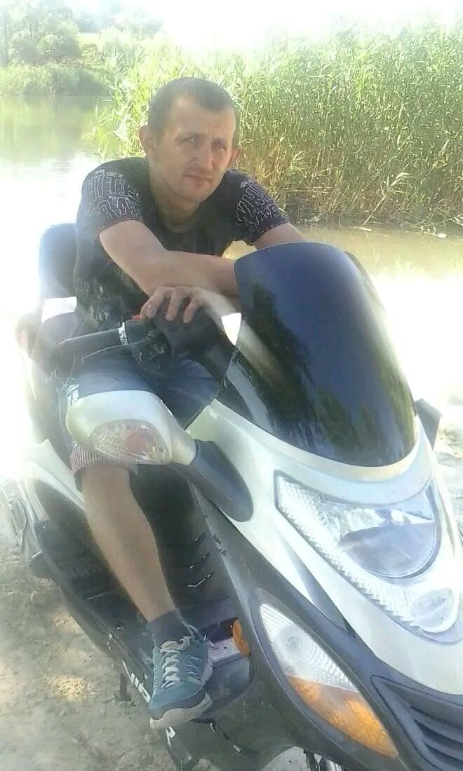  46983302  , 37 ,    