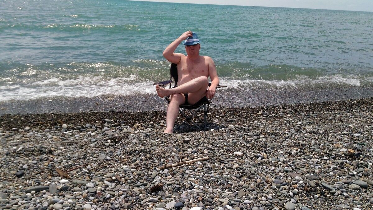 ,   Alex, 48 ,   