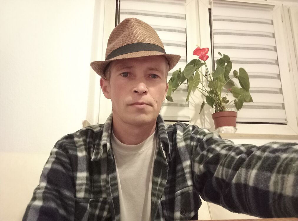   ,   Valentin, 42 ,   ,   , c , 