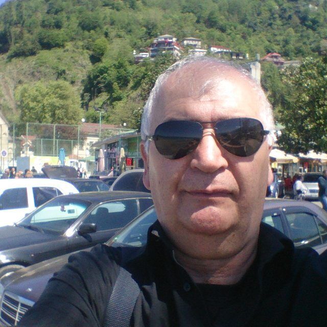  22925182  Alex, 69 ,    
