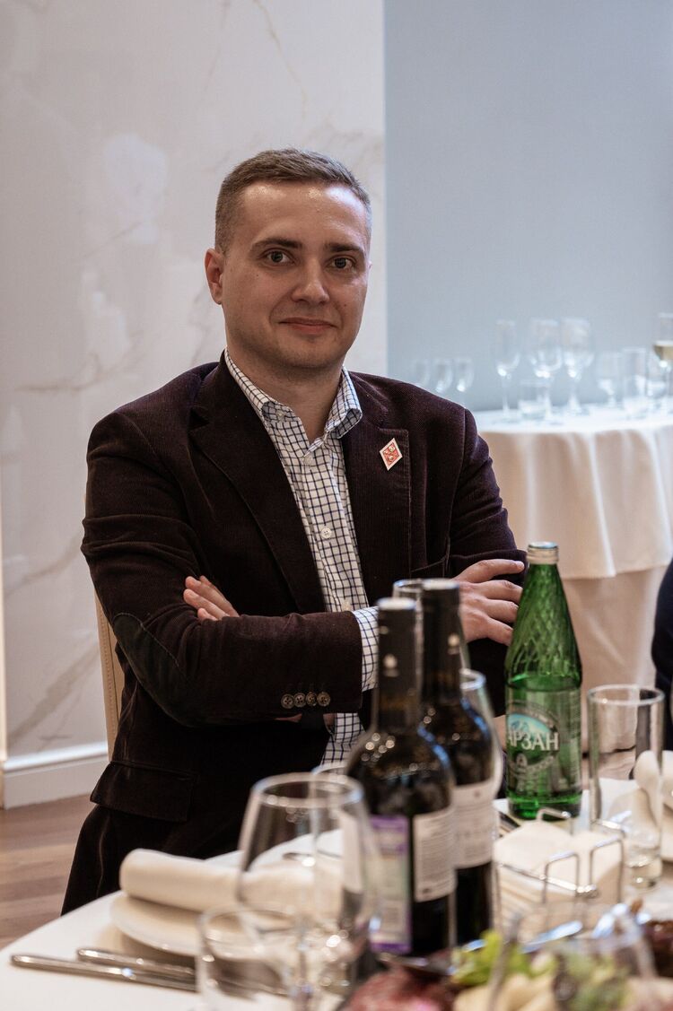  36531962  , 35 ,    -