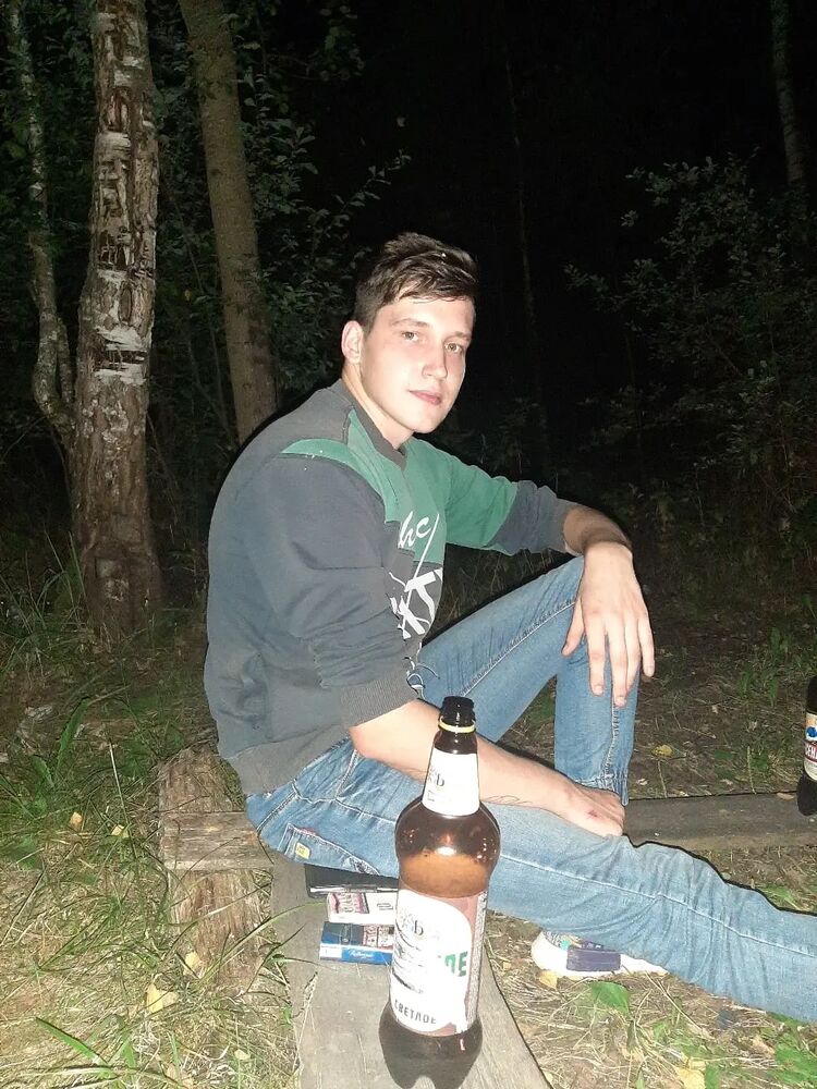  28415362  Sergey, 24 ,    