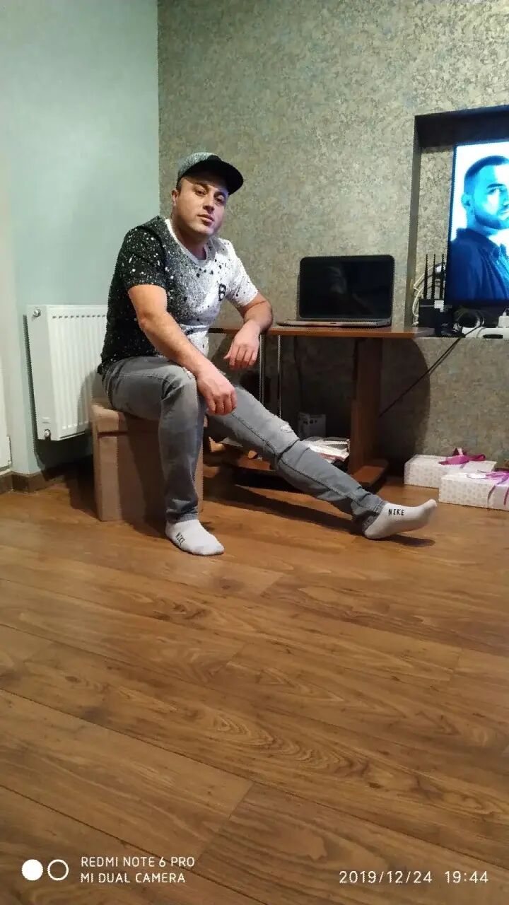  42215562  Ali, 40 ,    