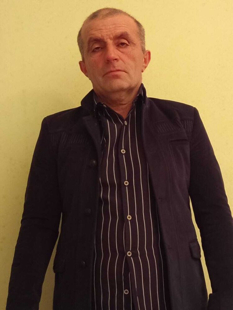  47358892  Andranik, 48 ,    