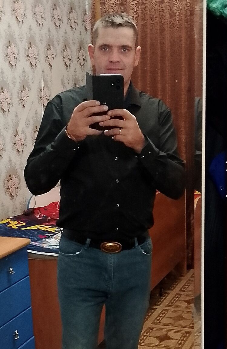  46570582  , 33 ,     