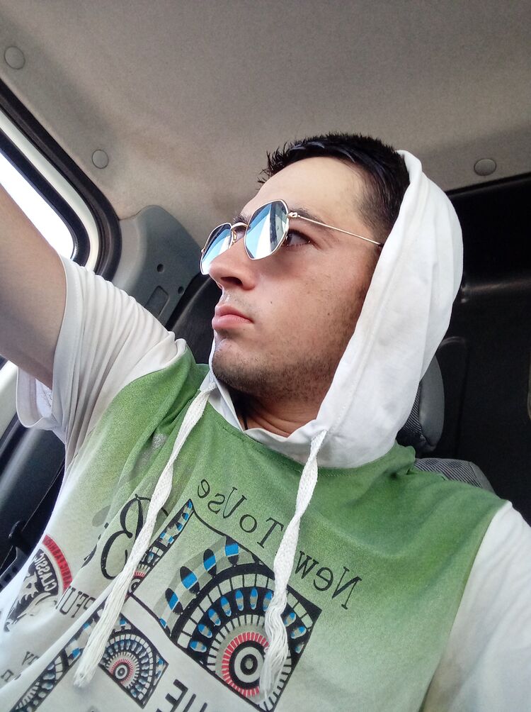  ,   Davit, 20 ,     , c , 