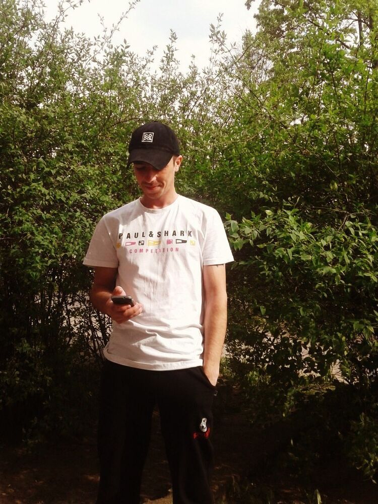  16671312  Viktor, 31 ,    