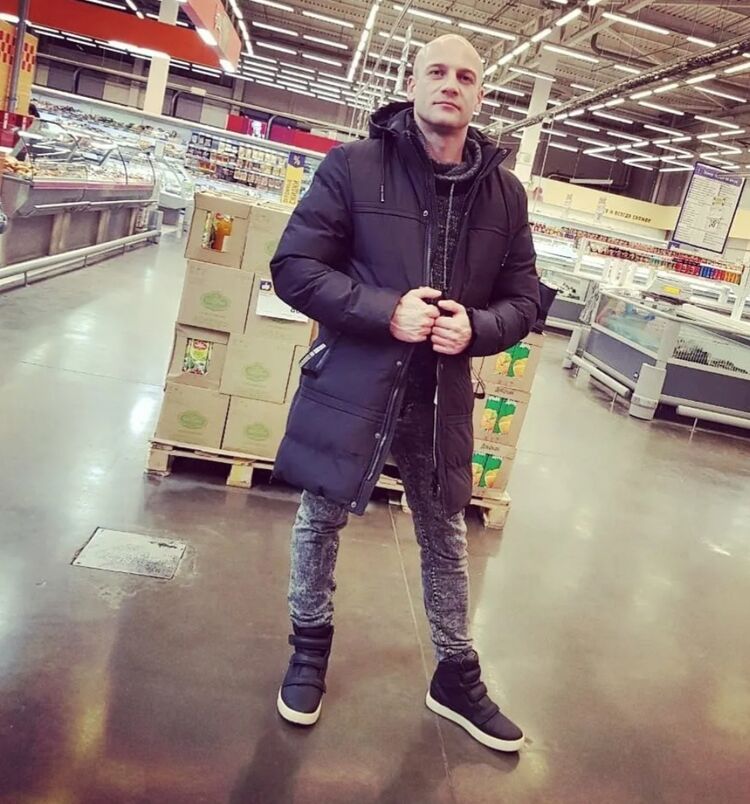  ,   Nik, 42 ,   ,   , c 
