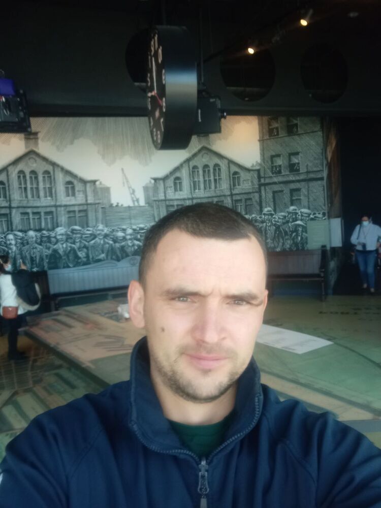  ,   Ivan, 33 ,   ,   