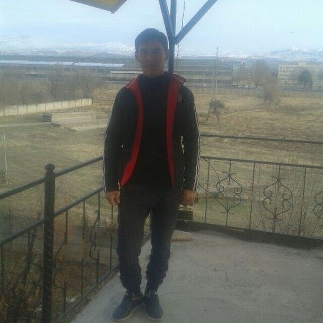  16659972  Erik, 33 ,    