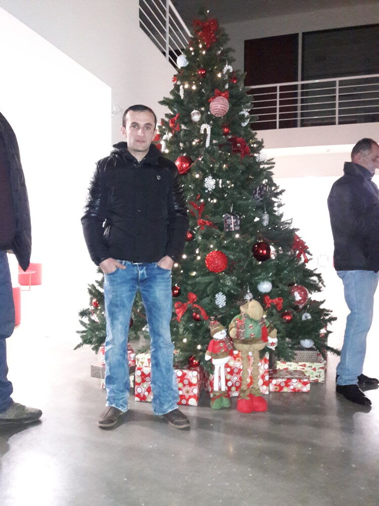  ,   Irakli, 40 ,   