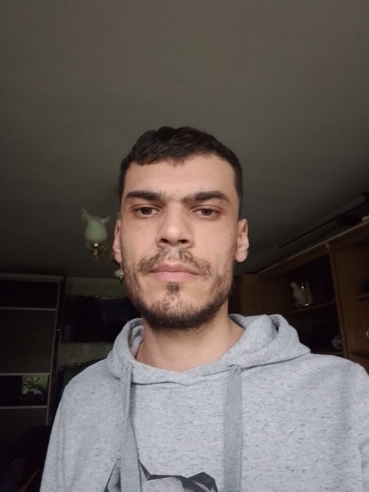  51606552  Robert, 28 ,    