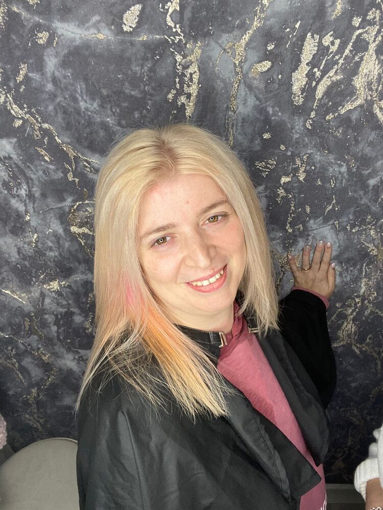  54435842  Elena, 42 ,    