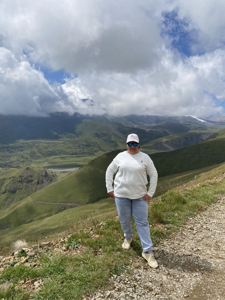  53048082  , 37 ,    -