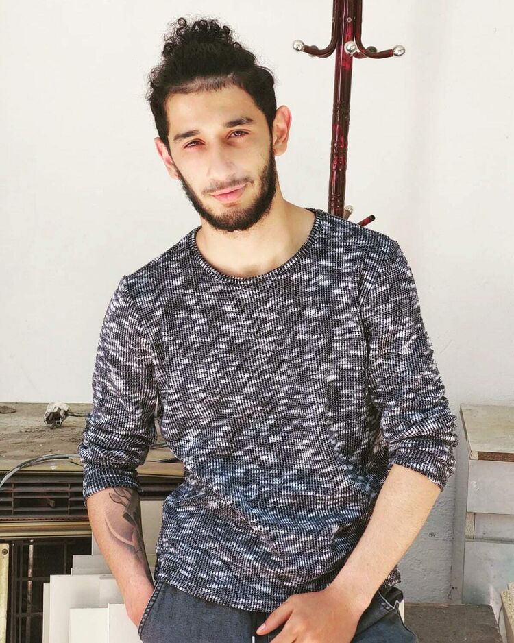 41617222  Azik, 25 ,    