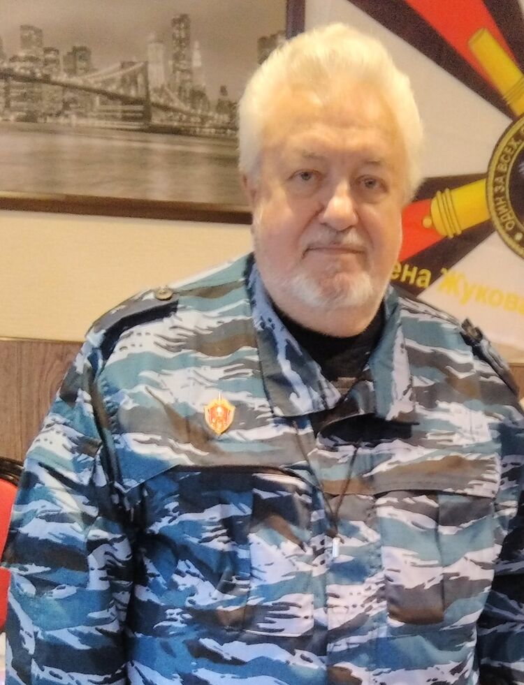  44994372  Anatol, 76 ,    -